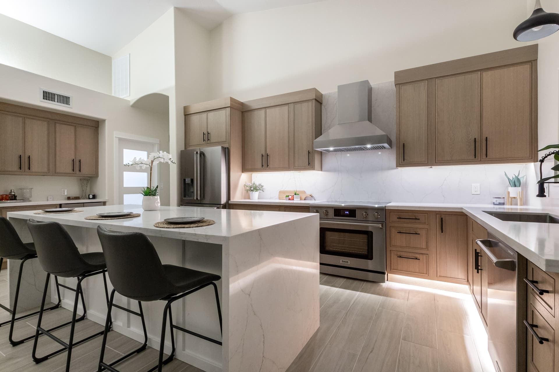 Charming 3 bed 2 bath house in the magic zipcode photo 2